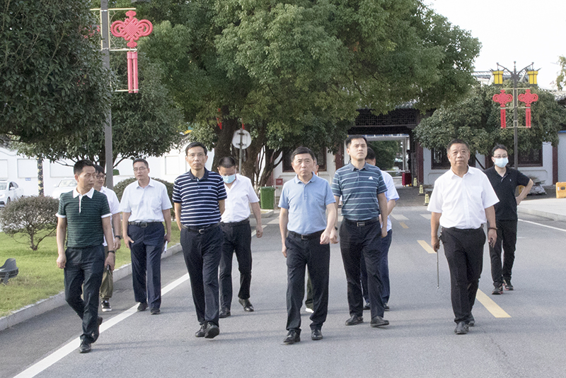 安徽省政協(xié)常委謝海濤一行調研明光酒業(yè)